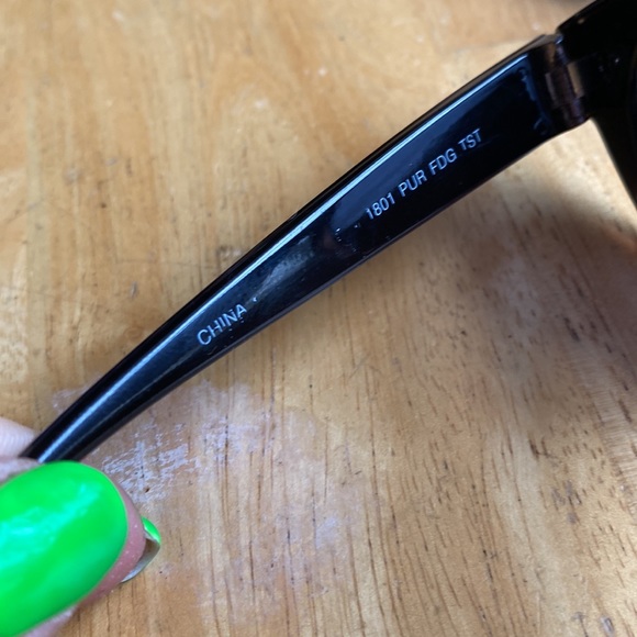 Solar Accents Sunglasses in good condition, without scratches - Picture 6 of 7